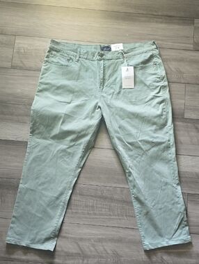 Lucky Brand Light Sage Green Athletic Straight Fit Pants Mens Size 42X32 NWT